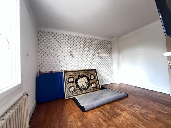 BUXEROLLES - MAISON DE TYPE 6 , Buxerolles