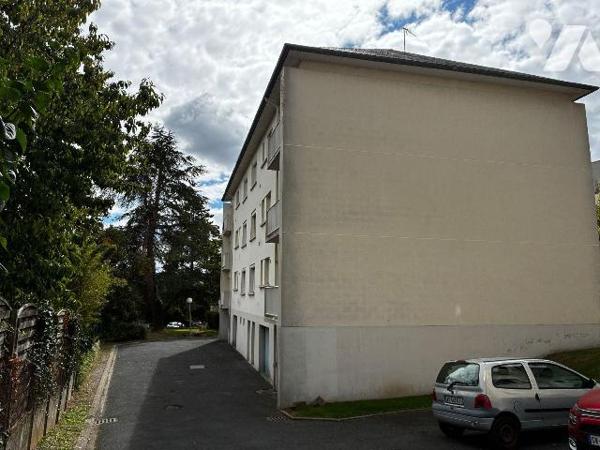 CAEN - QUARTIER MALADRERIE

Dans résidence soumise au statut de la copropriété, avec accès pa...