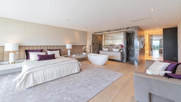 Villa contemporaine avec magnifique vue mer