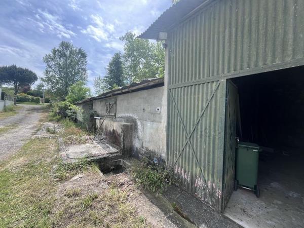 Immeuble à vendre |  Branne |  240 m²