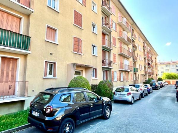 ANNECY - F3 48m² - quartier Romains