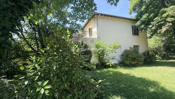 Vente                                                      Maison
                        
                     6 pièces                      169 m2                     à Millau