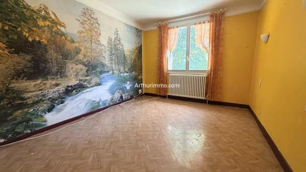 Vente                                                      Maison
                        
                     6 pièces                      169 m2                     à Millau