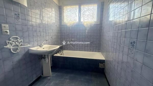 Vente                                                      Maison
                        
                     6 pièces                      169 m2                     à Millau