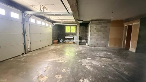 Vente                                                      Maison
                        
                     6 pièces                      169 m2                     à Millau