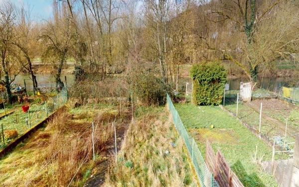 Immeuble à vendre    6 pièces •  Homécourt