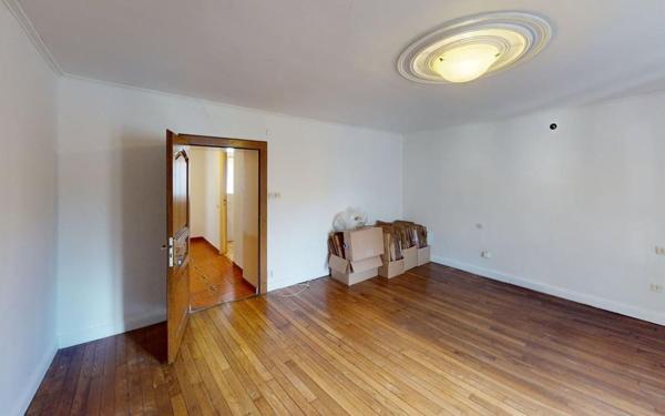 Immeuble à vendre    6 pièces •  Homécourt