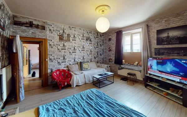 Immeuble à vendre    6 pièces •  Homécourt