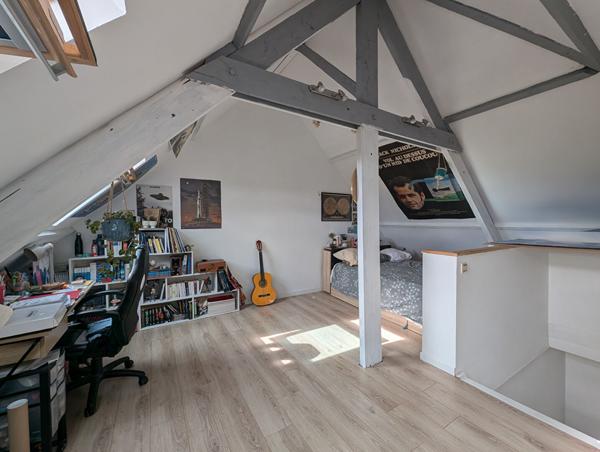 Maison 3 chambres + 1 bureau - Garage et dépendance