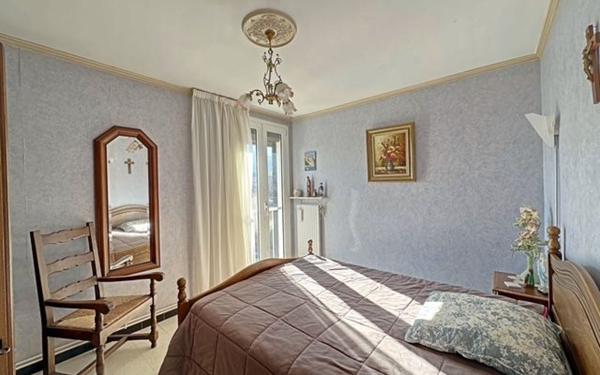 Appartement à vendre    4 pièces • 72 m2 Marseille 8