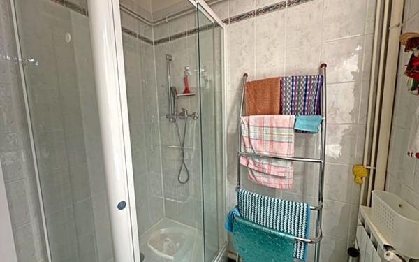 Appartement à vendre    4 pièces • 72 m2 Marseille 8