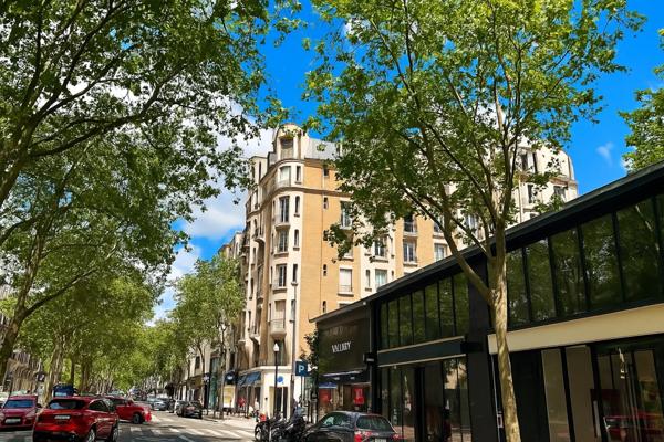 Boulogne Billancourt 92 – Secteur Mairie / André Morizet, bel appartement de 3 pièces situé au 5 é étage d’ un immeuble entièrement réhabilité et modernisé de trés grand standing