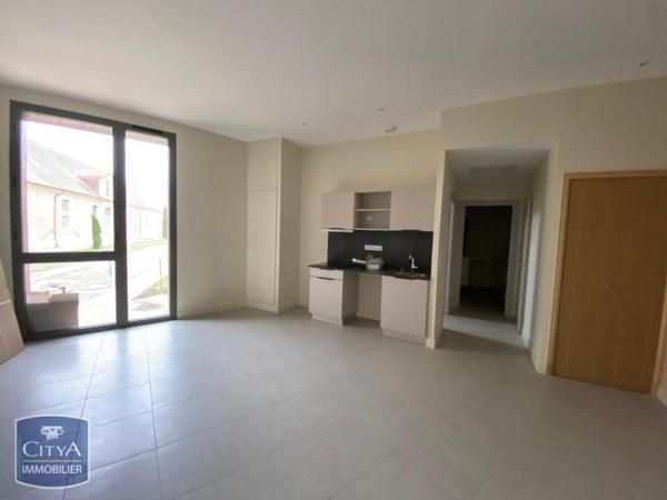 Appartement à louer 2 pièces 49.34m² Fontenay-le-Comte (85200)