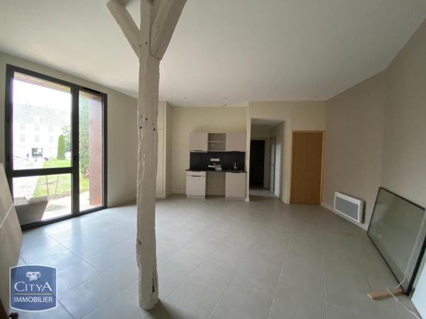 Appartement à louer 2 pièces 49.34m² Fontenay-le-Comte (85200)