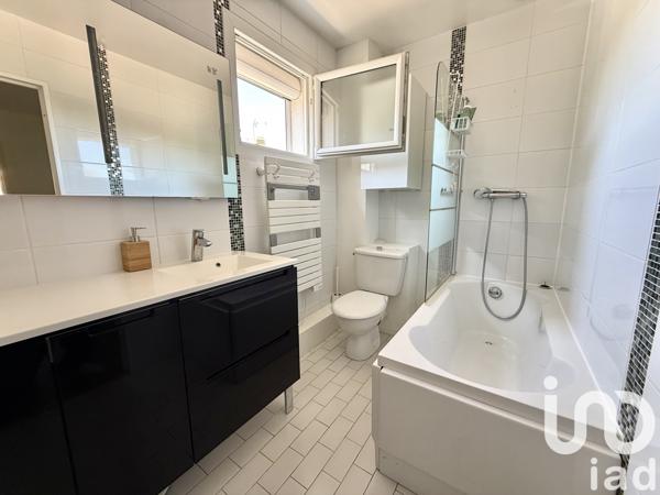 House for sale 7 rooms 135 m² Voisins-le-Bretonneux