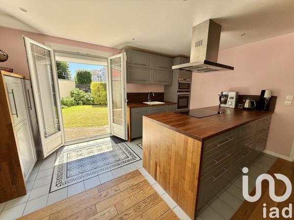 House for sale 7 rooms 135 m² Voisins-le-Bretonneux