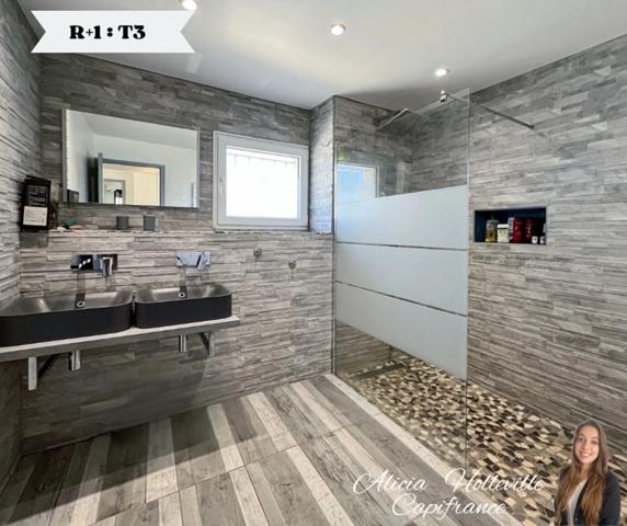 Maison sur un terrain de 1007m² à deux pas de la mer et des commerces