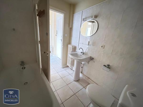 Appartement à louer 4 pièces 84m²