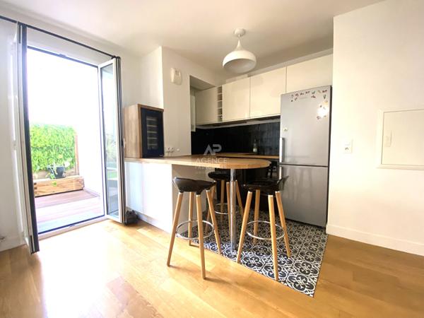 Location meublée, 2 pièce(s) 49.95m² Loyer 1 500 €/mois charges comprises **  - Référence  15586