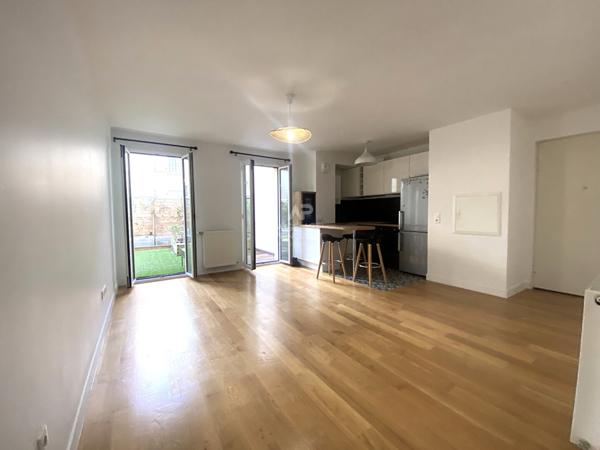 Location meublée, 2 pièce(s) 49.95m² Loyer 1 500 €/mois charges comprises **  - Référence  15586