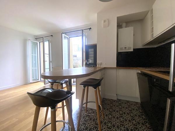 Location meublée, 2 pièce(s) 49.95m² Loyer 1 500 €/mois charges comprises **  - Référence  15586