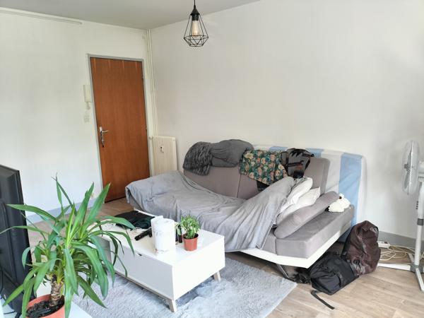 Appartement
                                                                                                                                                                                                                                                                                                                        1 pièce(s)                                                                                                                                                                                                          1 chambre(s)                                                                                                                                                                                                          28.55  m²