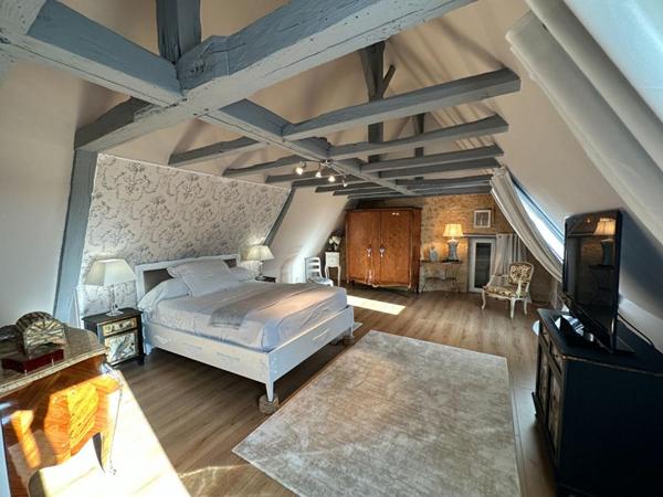 MAISON EN PIERRES ET GITE