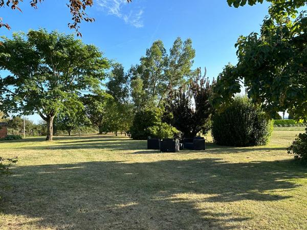 MAISON EN PIERRES ET GITE