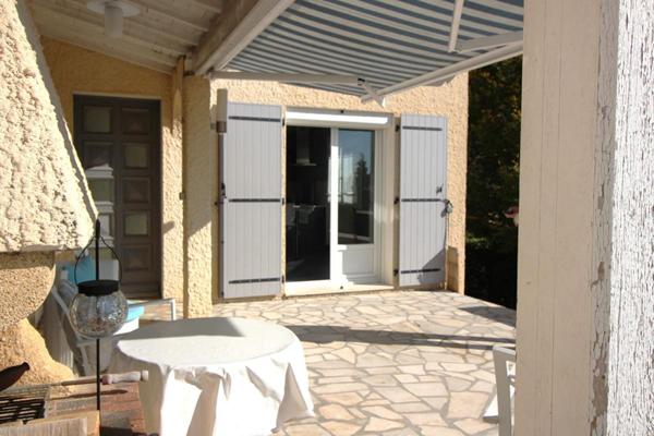 Villa Saintes 6 pièces - 4 Chambres -  133 m2