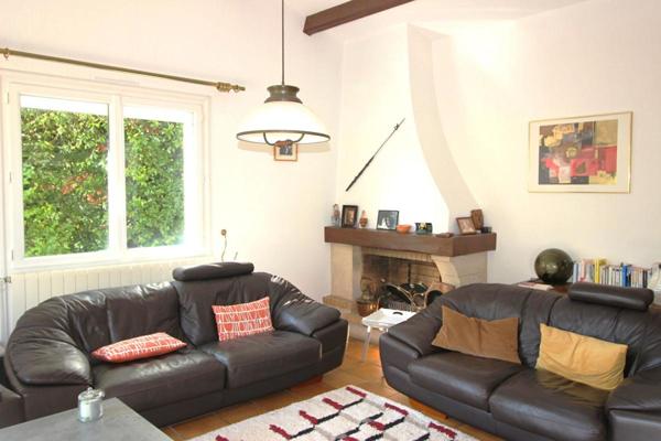 Villa Saintes 6 pièces - 4 Chambres -  133 m2