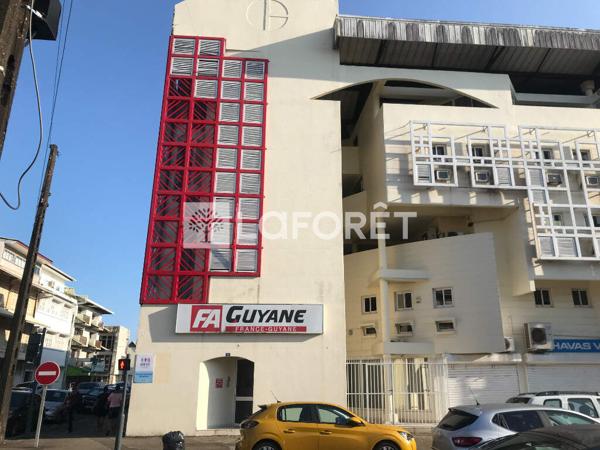 Location bureau Cayenne - 7 pièce(s) - 186 m² - 3 650 €/mois