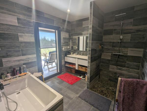 Viager occupé – Investissement rare dans une villa contemporaine d’exception (dame de 78 ans)