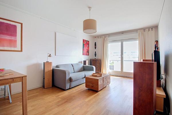 APPARTEMENT RUEIL-MALMAISON RUEIL SUR SEINE 3 PIECES 2 CHAMBRES 6ÈME ÉTAGE AVEC ASCENSEUR, BALCON ET PARKING 2 MIN DU RER