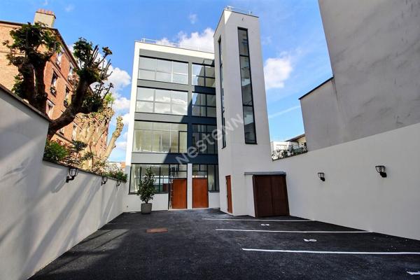 BAS MONTREUIL PROCHE VINCENNES, AVENUE DU PRESIDENT WILSON , BATIMENT AU CALME SUR COUR TRIPLEX 4 PIECES AVEC JARDIN PRIVATIF