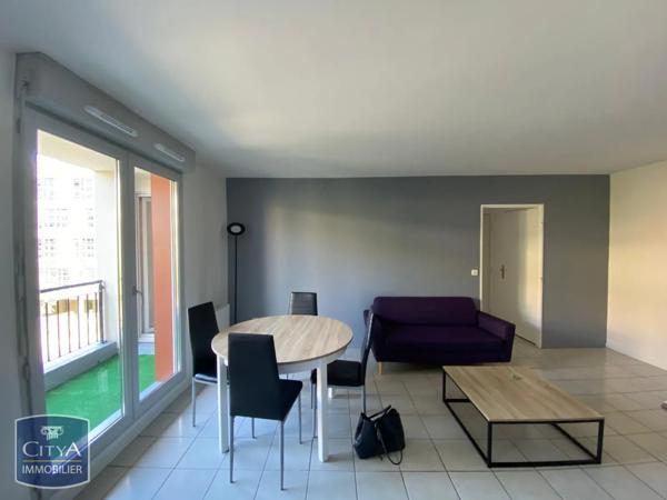Appartement à louer 2 pièces 48.6m² Valenciennes (59300)