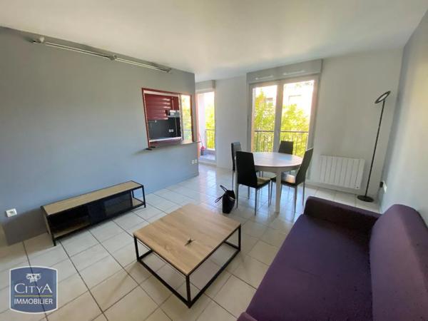 Appartement à louer 2 pièces 48.6m² Valenciennes (59300)