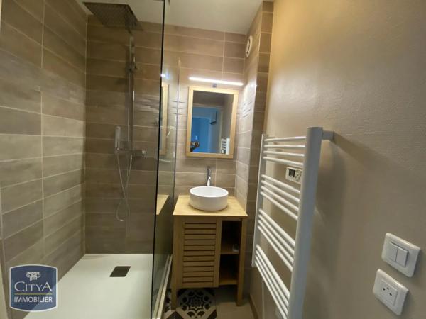Appartement à louer 2 pièces 48.6m² Valenciennes (59300)