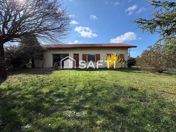 Maison traditionnelle avec dépendance et piscine