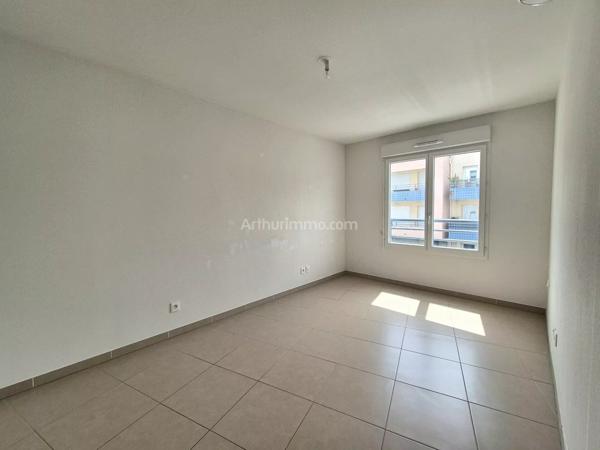 Vente                                                      Appartement
                        
                     3 pièces                      63 m2                     à Draguignan