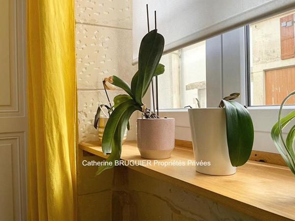 Maison de charme centre Marans 235 m2, 6 chambres, 2 garages piscine jardin