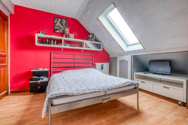 Maison parfaite pour une grande famille – 6 chambres, jardin et impasse