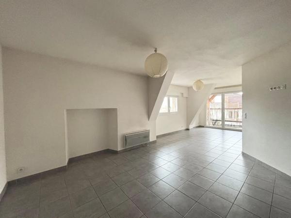 Appartement à louer 3 pièces 68.75m² Delle (90100)