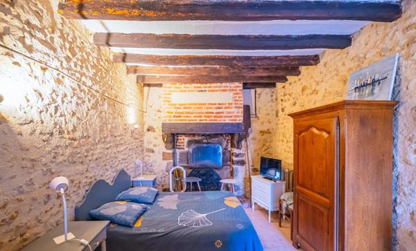 Maison à Saint-Jean-d'Assé, 72380 - 8 pièces 240m²