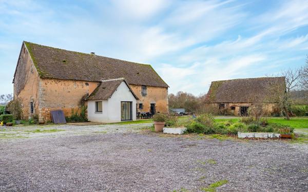 Maison à Saint-Jean-d'Assé, 72380 - 8 pièces 240m²