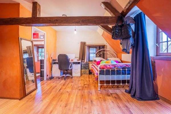 Maison à Saint-Jean-d'Assé, 72380 - 8 pièces 240m²