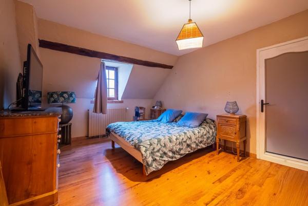 Maison à Saint-Jean-d'Assé, 72380 - 8 pièces 240m²