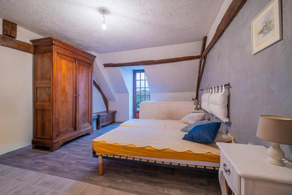 Maison à Saint-Jean-d'Assé, 72380 - 8 pièces 240m²