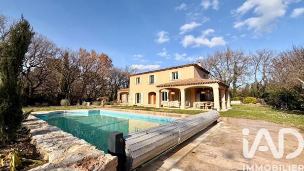 Maison à vendre 8 pièces 200 m² Aix-en-Provence