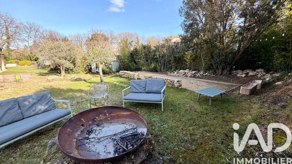 Maison à vendre 8 pièces 200 m² Aix-en-Provence