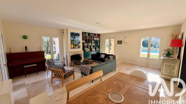 Maison à vendre 8 pièces 200 m² Aix-en-Provence